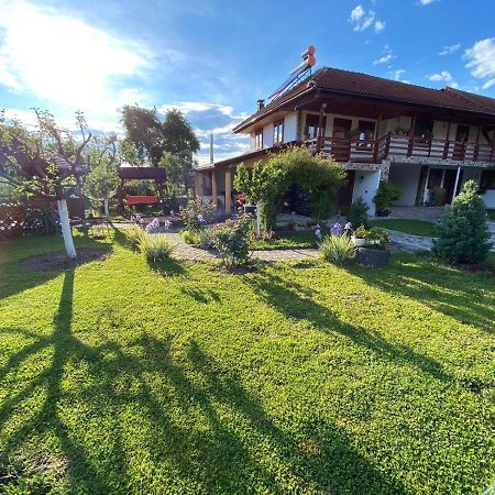 Casa De Vacanta Motata Novaci-Străini Exteriér fotografie