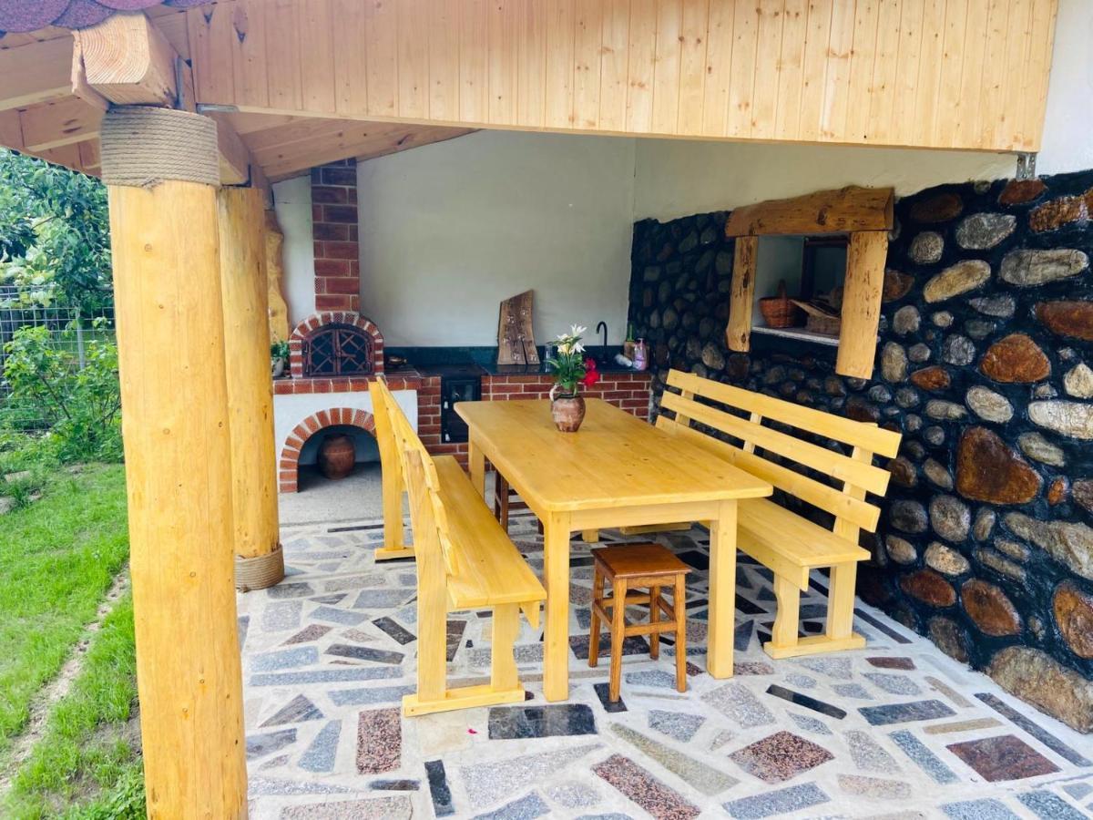 Casa De Vacanta Motata Novaci-Străini Exteriér fotografie