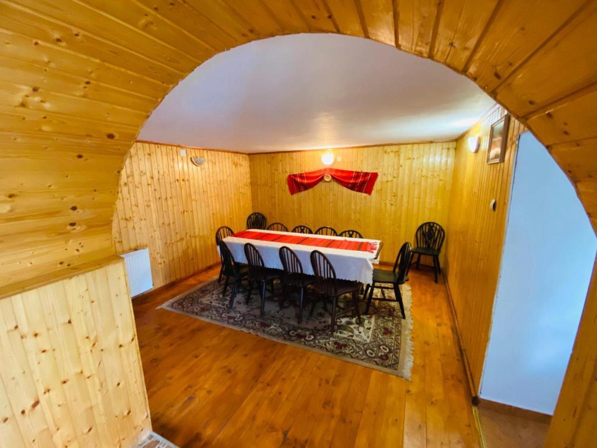 Casa De Vacanta Motata Novaci-Străini Exteriér fotografie