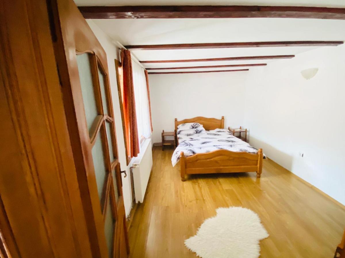 Casa De Vacanta Motata Novaci-Străini Exteriér fotografie